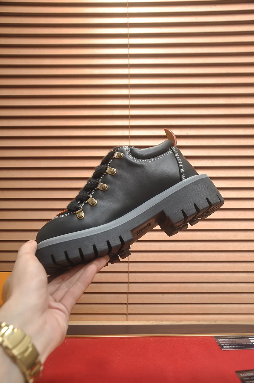 Men's shoes 💰660💶 LV Louis Vuitton 2025 autumn and winter new couple's new style, the original version is developed one to one, retro fashion, handsome and cool mountaineering derby shoes are out of stock 👍 💎 Material: imported first-layer cowhide 💎 Lining: imported lambskin 💎 Outsole: original molded TR non-slip sole 💎 Bottom height: 3.5cm 💎 Shoe size: 35-45 for both men and women